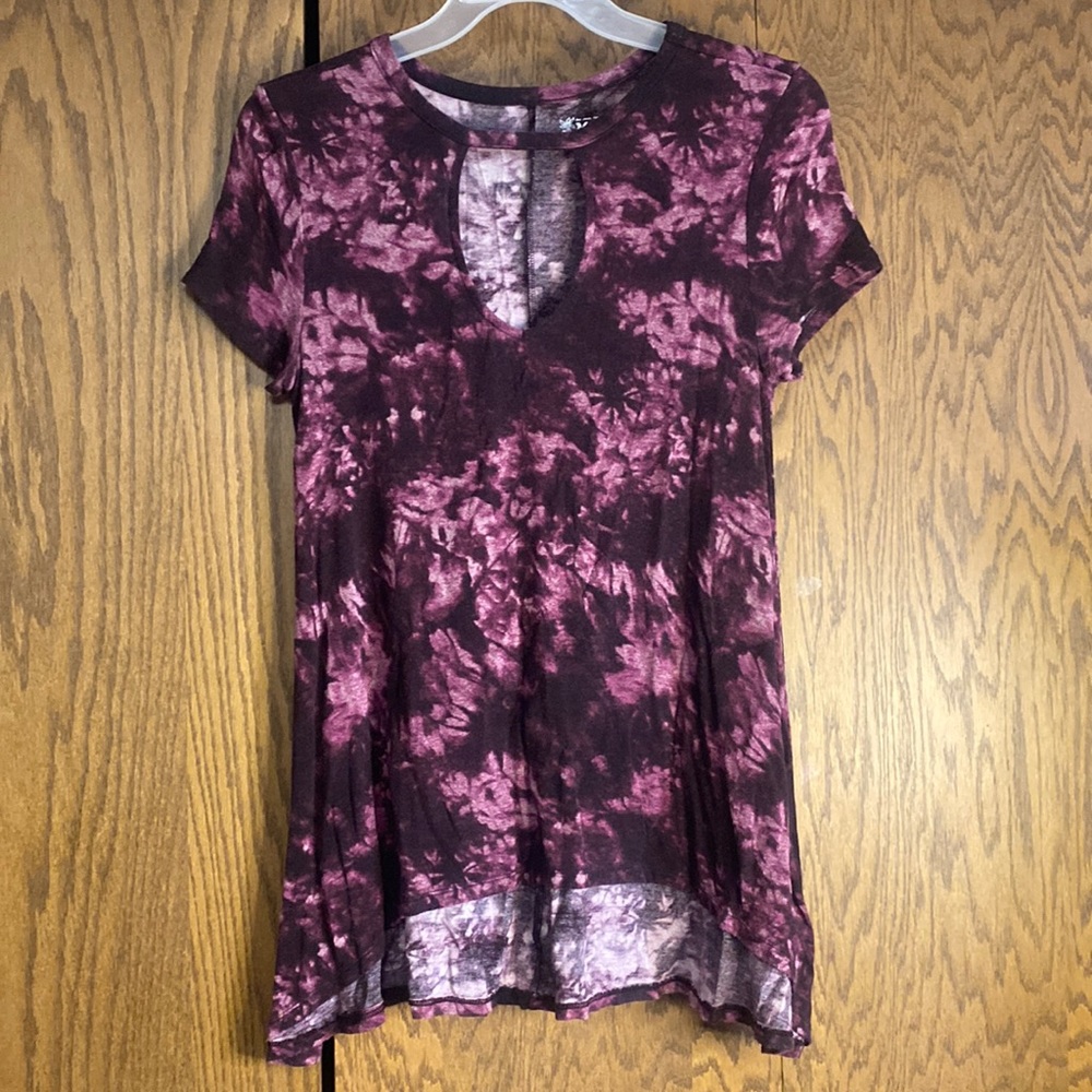 tie dye mud key hole shirt size medium